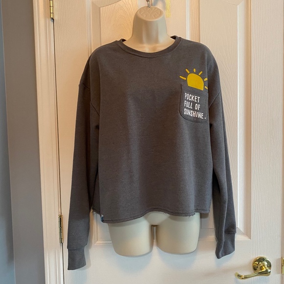 BUY 2 ITEMS & GET 1 FREE - 30A Grey Pocket Full of Sunshine Crop Sweatshirt Sz L - Picture 1 of 7